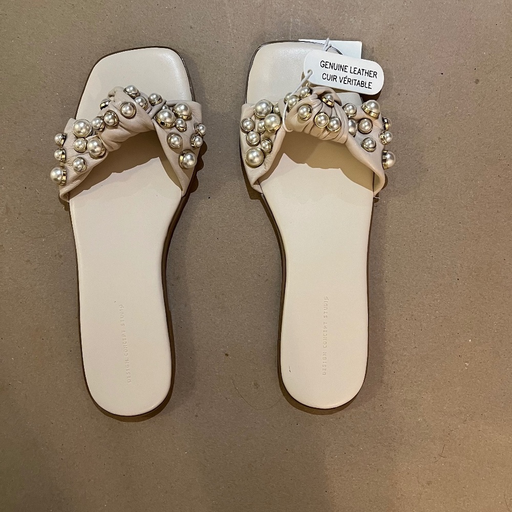 Design Concept Studio sandals NWOT